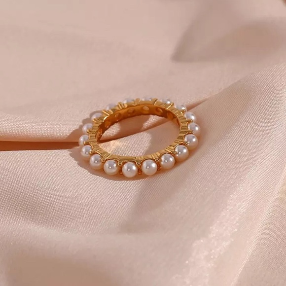 New Elegant 18K Fresh Water Pearl Ring - Picture 6 of 7